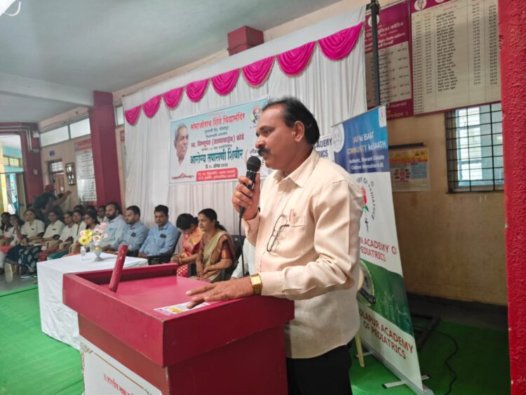 स्व.विष्णुपंत( तात्यासाहेब) कोठेयांच्या जयंतीनिमित्त शालेय विद्यार्थ्यांची आरोग्य तपासणी