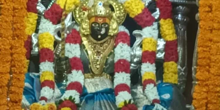 तोगटवीर समाजाच्या एक हजार महिलांनी केला कुलस्वामिनी श्री चौडेश्वरी देवीला जलाभिषेकम…