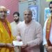 श्री वटवृक्ष देवस्थान व महेश इंगळे यांच्या सेवा कार्याचा प्रचार प्रसार आम्ही अमेरिकेतही करू – स्वामी नलिनानंद गिरी