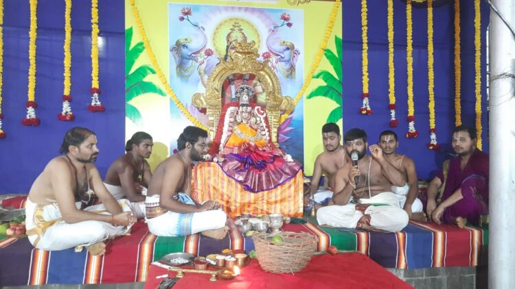 श्री वेंकटेश्वर देवस्थानम च्या वतीने लक्ष कुंकुम अर्चना म्हणजेच वरलक्ष्मी व्रत महात्म्य पूजन संपन्न