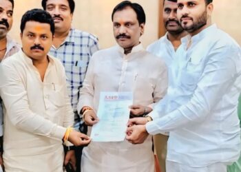 ‘दक्षिण’चे प्रश्न विधान परिषदेत मांडू;दानवेअमर पाटील यांनी दिले निवेदन