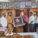उच्च शिक्षणासाठी मुलींना फी माफीच्या प्रभावी अंमलबजावणीसाठी राष्ट्रवादीचे जिल्हाध्यक्ष संतोष पवार यांनी केली कुलगुरूंशी चर्चा…