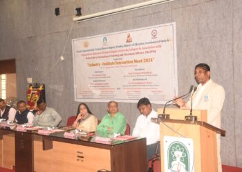 शिक्षण घेतानाच आता प्रत्यक्ष ज्ञानासाठी विद्यार्थ्यांना ‘अप्रेंटशीप’ची संधी: कुलगुरू प्रा. महानवर