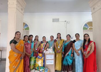 आस्था रोटी बँकेला विद्यार्थ्यांची अनोखी भेट: समाजसेवेचे बीज रुजवण्याचा प्रयत्न