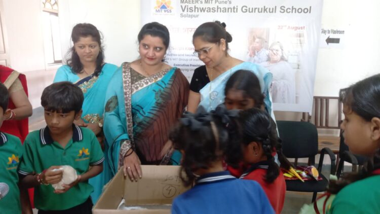 आस्था रोटी बँकेला विद्यार्थ्यांची अनोखी भेट: समाजसेवेचे बीज रुजवण्याचा प्रयत्न