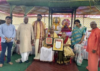 ब्रह्मवृंदांच्या वेदघोषात अतिरुद्र स्वाहाकारास प्रारंभ