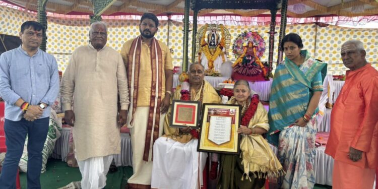 ब्रह्मवृंदांच्या वेदघोषात अतिरुद्र स्वाहाकारास प्रारंभ