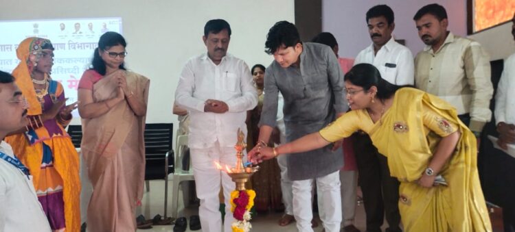 सरकारच्या वतीने राबविण्यात येणाऱ्या लोककल्याणकारी योजनांचा लाभ घ्या