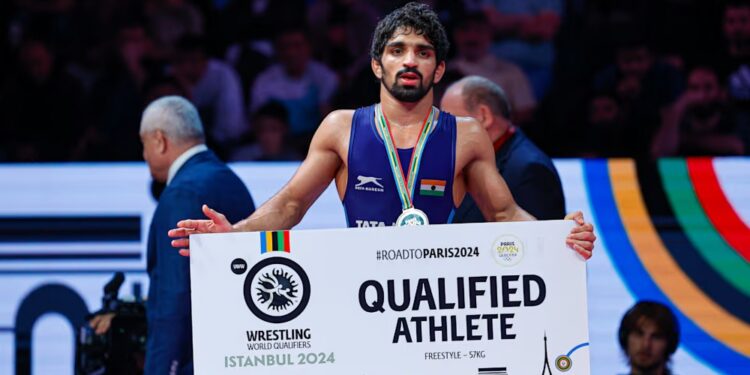 कुस्तीपटू अमन सेहरावत उपांत्य फेरीत दाखल, अल्बेनियाच्या खेळाडूवर केली मात