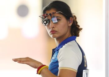 मनू भाकरचं हॅटट्रिकचं स्वप्न अधुरं, 25 मीटर नेमबाजीत चौथ्या क्रमांकावर मानावं लागलं समाधान!