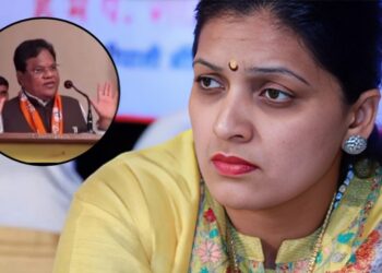 तानाजी सावंत तुम्हाला म्हशीचे इंजेक्शन देण्यासाठी डॉक्टर पाठवते : रुपाली ठोंबरे पाटील
