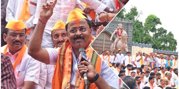 ५ कोटी मराठ्यांनी विधानसभा निवडणुकीवरच बहिष्कार घालावा; आमदार राऊतांचे आवाहन, बार्शीत ठिय्या आंदोलन