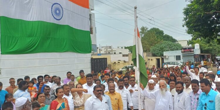 सेटलमेंट मरीई मंदिर, पिवळा मंदिर येथे 31 ऑगस्ट मुक्ती दिनानिमित्त भव्य झेंडा वंदन