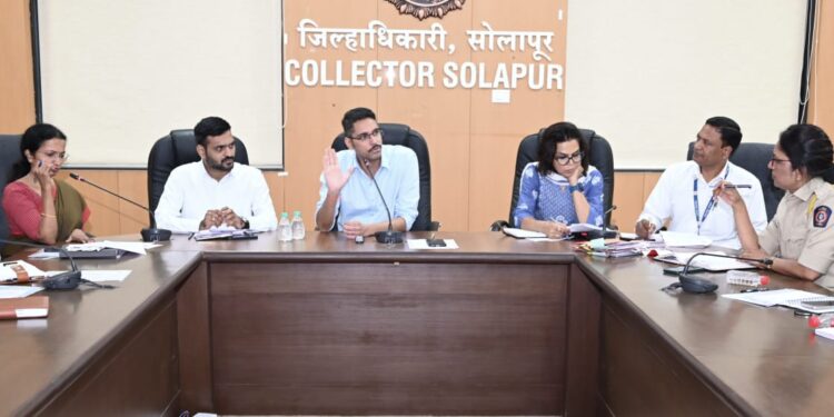 मुख्यमंत्री माझी लाडकी बहीण योजना वचनपूर्ती सोहळा पूर्वतयारीचा जिल्हाधिकारी आशीर्वाद यांच्याकडून आढावा