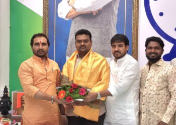 राष्ट्रवादी काँग्रेस पार्टीच्या वतीने महाराष्ट्र प्रदेश युवक सचिव महेश कुलकर्णी यांचा सत्कार …