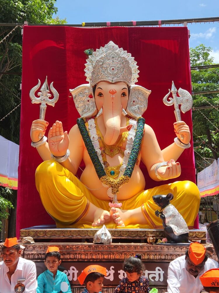 श्री समर्थ तरूण मंडळाच्याश्री समर्थ गणपती चे जल्लोषात आगमन