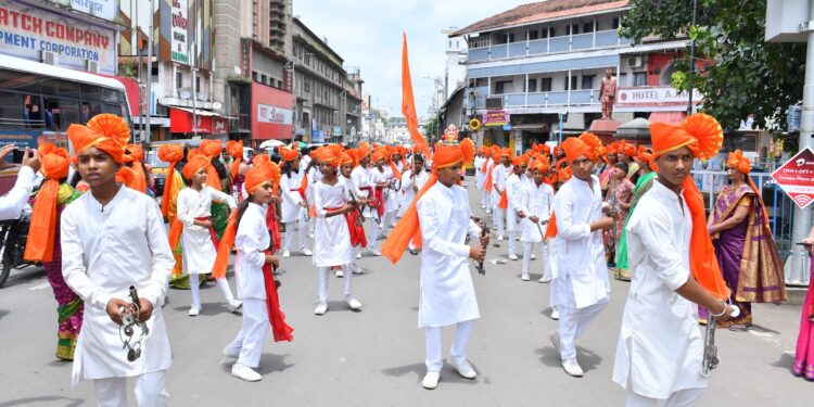 राज मेमोरिअल इंग्लिश स्कूलमध्ये मोठया उत्साही वातावरणात श्री गणेश मूर्तीची स्थापना …………..