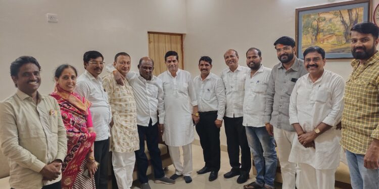 अभी नहीं तो कभी नहीं म्हणत शहर उत्तर विधानसभेसाठी एकत्रित येऊन भाजप नेत्यांनी ठोकला विजय देशमुखांविरोधात शद्दु
