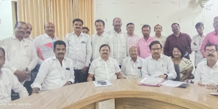 शिक्षक मतदारचे संघाचे आमदार जयंत असगावकर यांची नियोजन भवनात बैठक संपन्न..