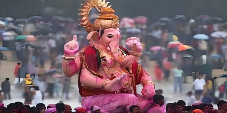 तब्बल २३ तासांनंतर लालबागचा राजाचे विसर्जन संपन्न