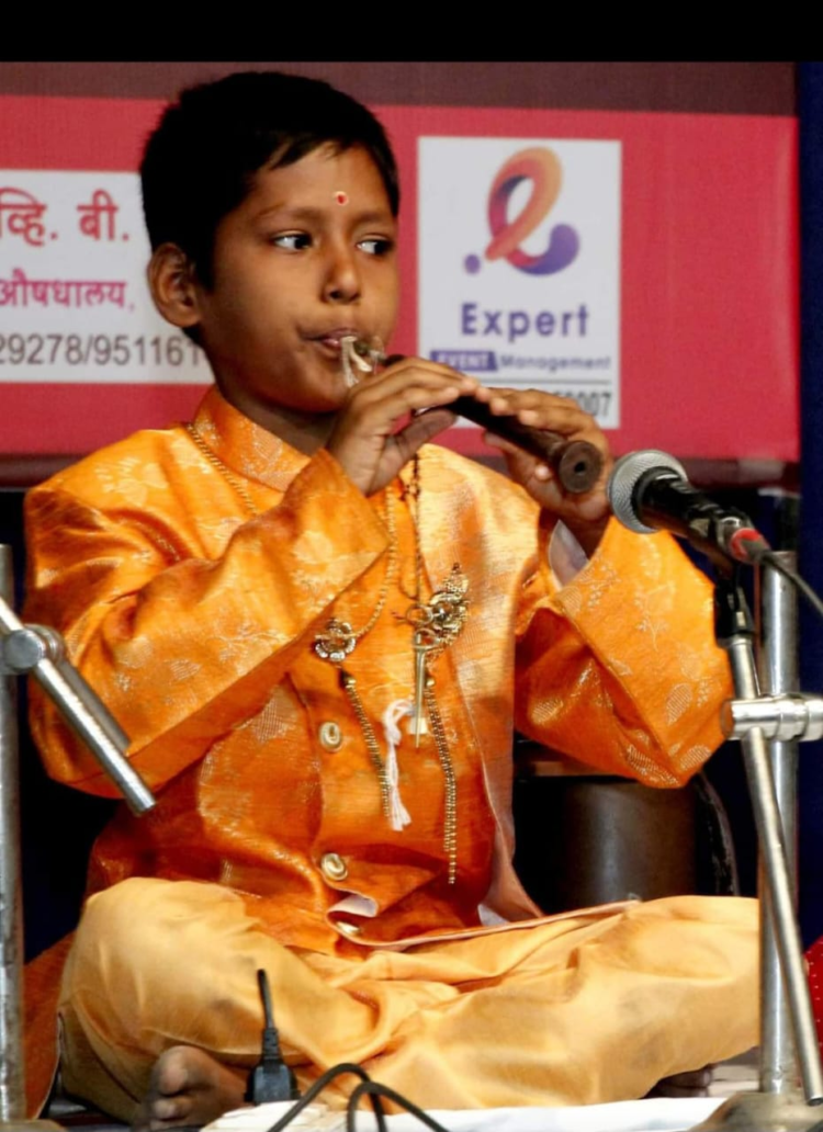 पंडीत भिमण्णा जाधव, मास्टर व्यंकटेशकुमार या पितापुत्रांना सुंद्रीवादनकरिता मध्यप्रदेश सरकार कडून निमंत्रण