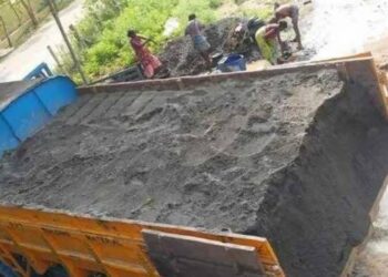 खातगाव ता. करमाळा येथे 60 ब्रास वाळू जप्त