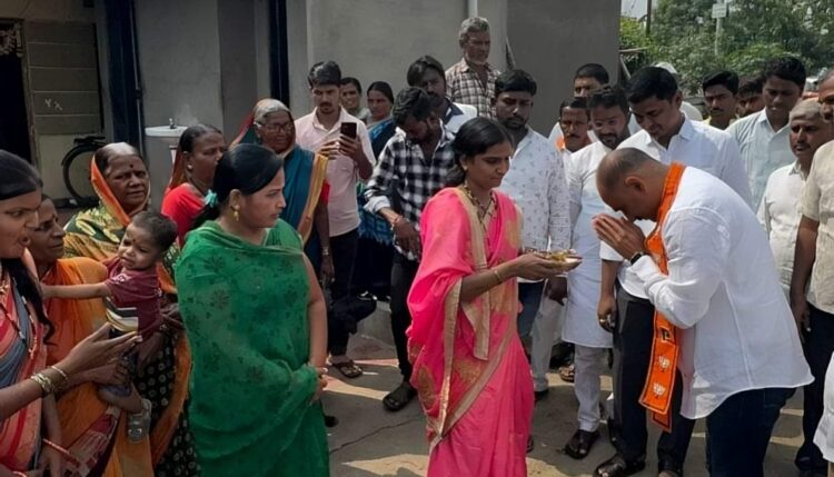 आबावाडी गावात आमदार सचिन कल्याणशेट्टी यांच्या प्रचार बैठकीला ग्रामस्थांचा प्रतिसाद