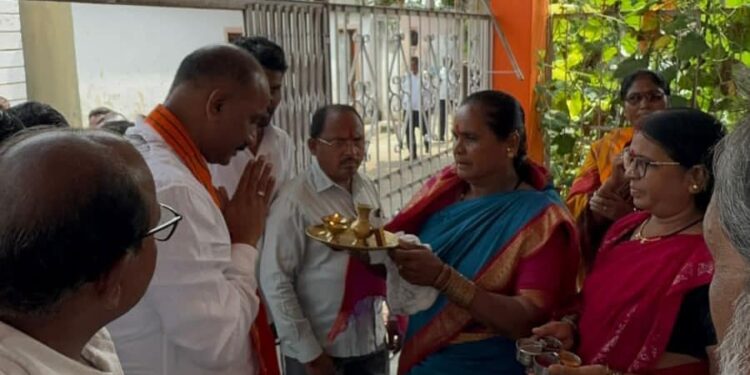 जेऊरवाडीत आमदार सचिन कल्याणशेट्टी यांच्या प्रचार बैठकीला उदंड प्रतिसाद