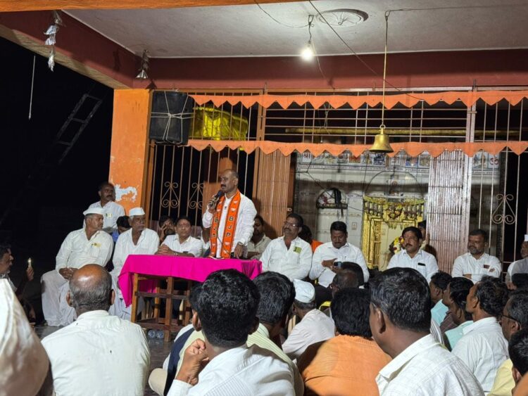 अंकलगे गाव येथे प्रचार बैठकीत आमदार सचिन कल्याणशेट्टी यांनी ग्रामस्थांशी साधला संवाद