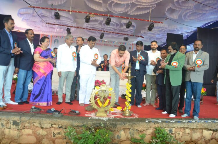 आयएएस, आयपीएसबरोबरच उद्योजक बनण्याकडे युवकांनी लक्ष द्यावे: जिल्हाधिकारी कुमार आशीर्वाद