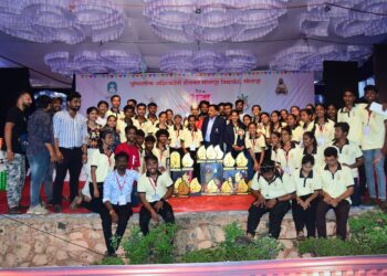 बार्शीच्या शिवाजी महाविद्यालयास युवा महोत्सवाचे सर्वसाधारण विजेतेपद!