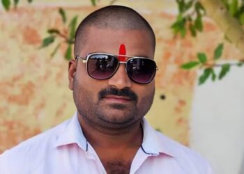 सोलापुरात टोल न देता बॅरिकेट तोडून निघालेल्या ट्रकने टोलच्या सुरक्षा कर्मचाऱ्याला चिरडले