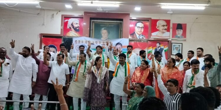 सोलापूर शहर मध्यचे काँग्रेस उमेदवार चेतन नरोटे यांच्या प्रचार कार्यालयाचे उद्घाटन