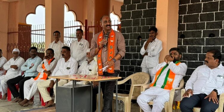 लिंबूचिंचोली, दिंडोर, वडगाव, तांदुळवाडी या ठिकाणी आ. सचिन कल्याणशेट्टी यांच्या प्रचाराला जोरदार प्रतिसाद