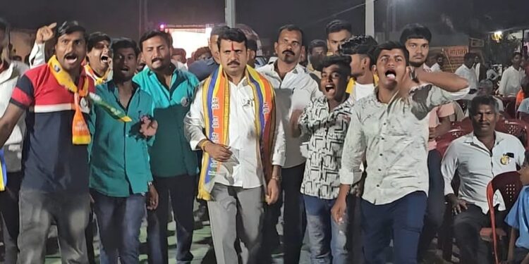 दक्षिणमध्ये संतोष पवारांना मिळणार समाजकार्याची पोचपावती… नागरिकांचा मिळतोय मोठा प्रतिसाद