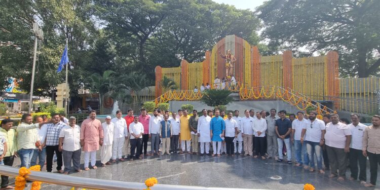राष्ट्रवादीकडून संविधानाचा सन्मान राज्यभरात सामुदायिक संविधानाचे वाचन…