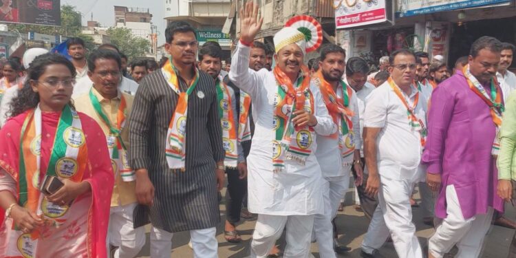 भाजपचा बालेकिल्ला असलेल्या प्रभाग क्रमांक 8 मध्ये राष्ट्रवादी काँग्रेस शरद पवार गटाचे उमेदवार महेश कोठेंचे शक्तीप्रदर्शन