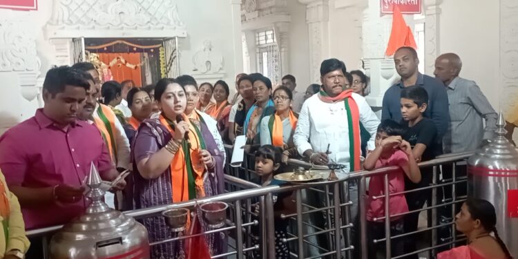 मंदिरातले देव सुरक्षित ठेवण्यासाठी करा भाजपाला मतदान