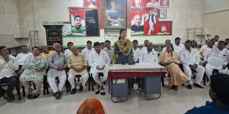 मरगळ झटका, आगामी स्थानिक स्वराज्य निवडणूकीसाठी कामाला लागा :- खा. प्रणितीताई शिंदे