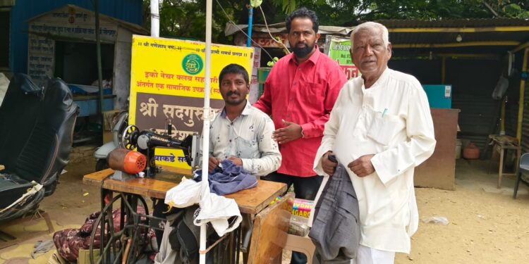 दिव्यांग बंधूंना सहकाराची भावना ठेवून इको नेचर क्लबने पुढाकार व सहकार्य