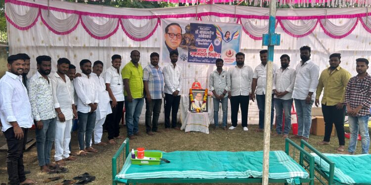 महामानव डॉ बाबासाहेब आंबेडकर यांच्या ६८ व्या महापरिनिर्वाण दिनानिमित्त त्यागमूर्ती प्रतिष्ठानच्या वतीन रक्तदान शिबिर