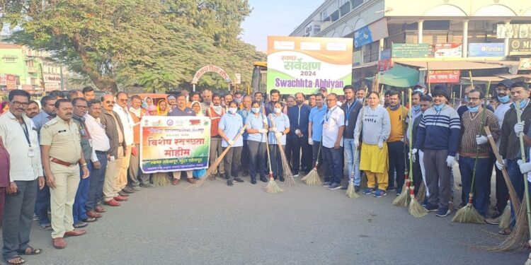बालाजी अमाईन्स लि व हॉटेल बालाजी सरोवर प्रिमिअर तसेच बालाजी ग्रुप मधील कंपनीच्यावतीने महानगरपालिकेच्या विषेश स्वच्छता मोहिम अभियान २०२४ मध्ये सहभाग