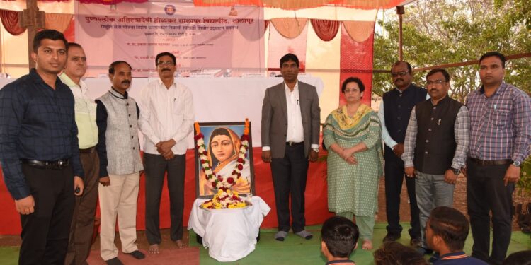 सातत्य व परिश्रमाच्या जोरावर यश शक्य: पोपटराव पवार
