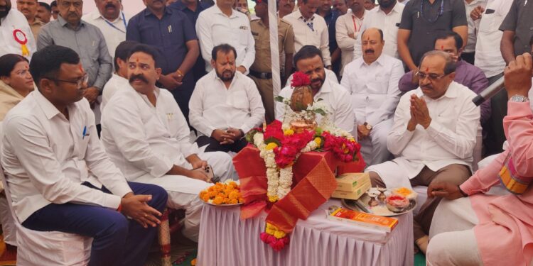 स्वर्गीय बाळासाहेब ठाकरे सिंचन योजनेमुळे सांगोला तालुका पूर्णपणे दुष्काळमुक्त होणार-मंत्री राधाकृष्ण विखे पाटील