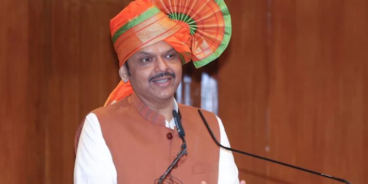 देशात एक संपर्कसूत्र तयार करण्यासाठी हिदी भाषेचा पर्याय-मुख्यमंत्री देवेंद्र फडणवीस