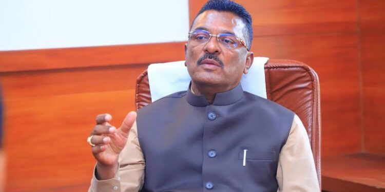 परिवहनमंत्री प्रताप सरनाईक म्हणाले ,हिंदी आता मुंबईची बोलीभाषा झाली आहे.