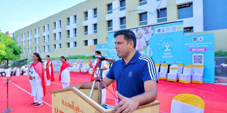 प्राचीन भारतीय योग शास्त्राला दैनंदिन जिवनाचा भाग बनवा – पोलीस अधीक्षक अतुल कुलकर्णी यांचे आवाहन
