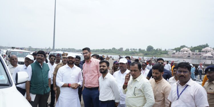 पालकमंत्री जयकुमार गोरे यांच्याकडून भक्ती सागर, वाळवंट व पालखी तळांची पाहणी…
