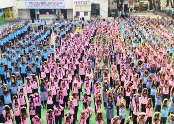 उमाबाई श्राविका विद्यालय व कनिष्ठ महाविद्यालयात जागतिक योग दिन उत्साहात साजरा