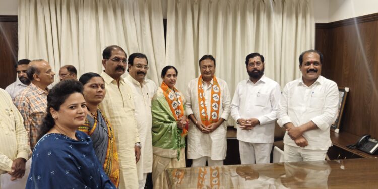 सोलापूरच्या माजी महापौर शोभा बनशेट्टी यांचा शिवसेनेत प्रवेश